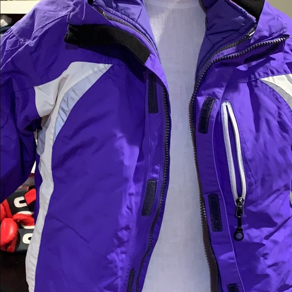 Coats - Picture 4 of 11